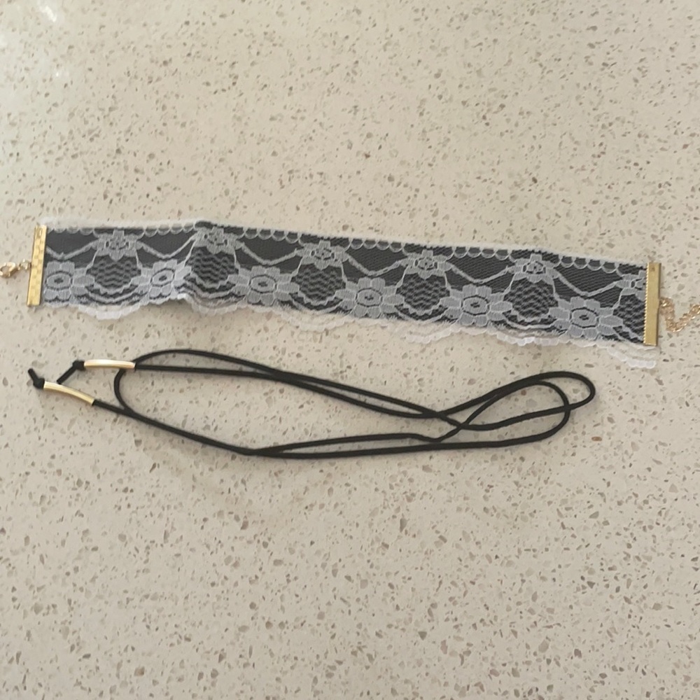 Black laced choker